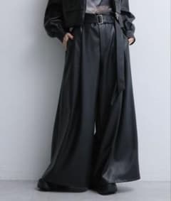 HARE 【LADIES】 DABOワイドパンツ フェイクレザー10 - メルカリ