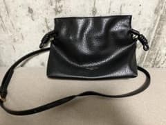 ブラックレザードローストリングショルダーバッグのサムネイル