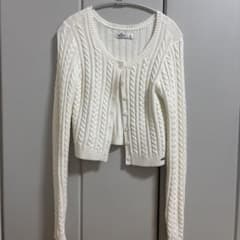 Hollister ケーブルニットカーディガン ホワイト Sのサムネイル