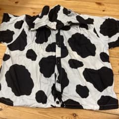 専用　牛パジャマ　１４０のサムネイル