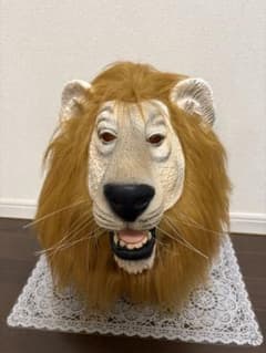 リアルなライオンの被り物（お面）のサムネイル