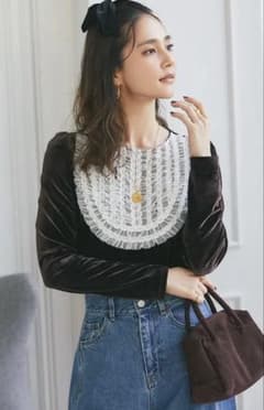 セブンテンチュールフリルベロアトップス ブラウン新品 - メルカリ