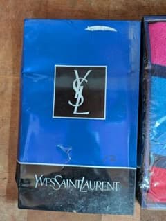 Yves Saint Laurent スポーツタオルのサムネイル