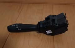 ダイハツ　H28ムーブキャンバス　ウインカーレバー スイッチのサムネイル