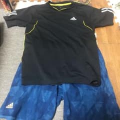 adidasバドミントンウェアセットのサムネイル