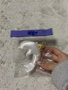 NIVEA イルカ型リップケース　Yue NIVEA イルカ型リップケース Yue - メルカリ