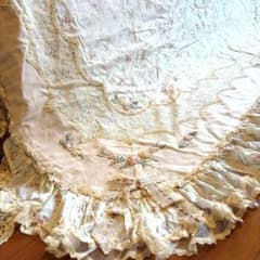 美品★さえらakiakaneアキアカネ花柄豪華座布団カバー日本製フリル&レース 美品 さえら アキアカネ ベッドカバー レース フリル 花柄 - メルカリ