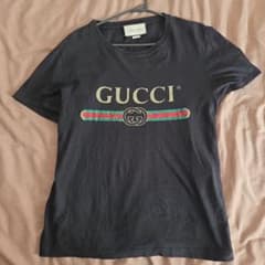 GUCCI ロゴ Tシャツ ブラックのサムネイル