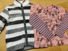 キッズ トップス 2点セット ミニーマウス 長袖シャツ　フリース　130のサムネイル