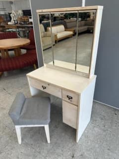 ISSEIKI　ドレッサー　FLORAL-2　チェアセット　ベージュ ISSEIKI ドレッサー FLORAL-2 チェアセット ベージュ - メルカリ