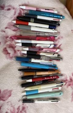 ボールペンいろいろのサムネイル
