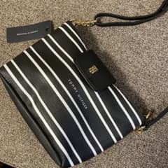 【新品・未使用】トミーヒルフィガー　ショルダーバッグのサムネイル