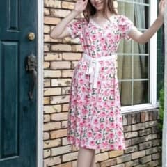 新品】スーパービューティーバラ柄半袖ワンピース44 - メルカリ