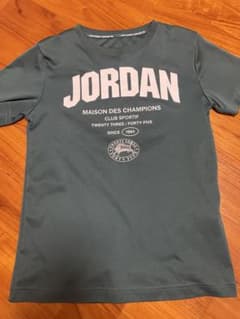 JORDAN グレー Tシャツ　130~140のサムネイル