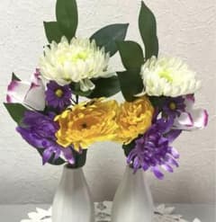 163 仏花　お供え花　一対　榊と菊のサムネイル