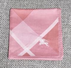 BURBERRY　ハンカチ　ピンク　ノバチェックのサムネイル