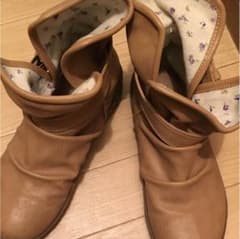 ショートブーツのサムネイル