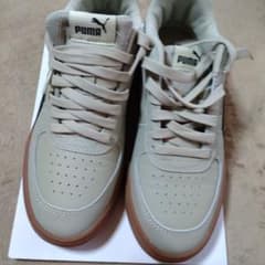 PUMA　スニーカーのサムネイル