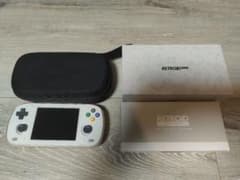 美品　RETROID POCKET MINI 純正ケース&純正プロテクター付きのサムネイル