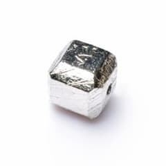 アルタイ隕石(メテオライト) 6x6mm シルバーコーティング キューブ