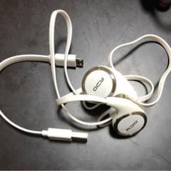 ワイヤレスイヤフォンのサムネイル