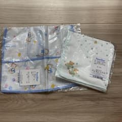ファミリアのエプロンとガーゼハンカチ2枚のサムネイル