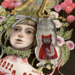 ヒグチユウコ メラントリックヘムライト ネックレス 狼と猫頭巾ちゃん