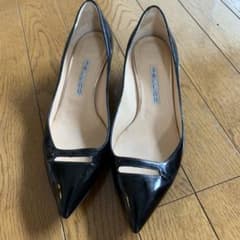 ペリーコ エナメルパンプス 黒 38.5のサムネイル