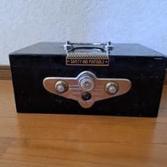 レトロ・アンティーク手提げ金庫 YAMATO CASH BOX カギ付き - メルカリ