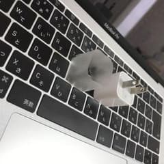 iPhone 純正 充電器アダプターのサムネイル