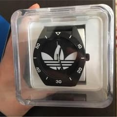 adidas 時計のサムネイル