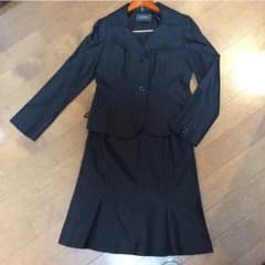 Jaeger 黒スーツ 9号のサムネイル