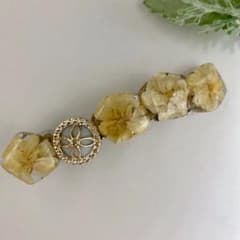 357 ドライフラワー　押し花　ホワイト　バレッタ　ヘアゴム　レジンのサムネイル