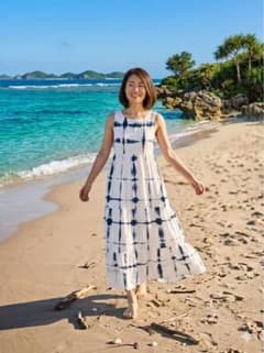 花*花様 ヌキテパ　タイダイ柄 ノースリーブ ロングワンピース 花*花様 ヌキテパ タイダイ柄 ノースリーブ ロングワンピース - メルカリ