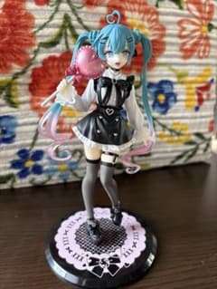 初音ミク フィギュア ハートバルーン付きのサムネイル