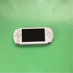 psp 3000型  本体   完全ジャンク品  充電器、おまけ付き‼️のサムネイル