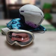 新春(最終)値下げ。早い者勝ち❗ FOLIOのスキーヘルメットとゴーグルです。のサムネイル