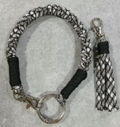 041 パラコード キーホルダー ハンドメイド モノトーン