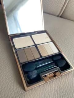 ルナソル フェザリースモーキーアイズ 01 Smoky beigeのサムネイル