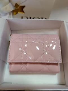 ディオール　Lady Dior Lotus ウォレット　チェリーブロッサムピンク ディオール Lady Dior Lotus ウォレット チェリーブロッサムピンク
