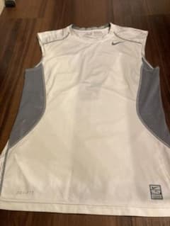 【KK様専用】ナイキ　PROCOMBATノースリーブシャツ　DRI-FITのサムネイル