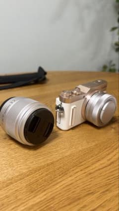 【即撮影可】LUMIX DC-GF10W ダブルレンズキット　カメラバック付のサムネイル