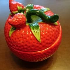 イチゴの形  小物入れのサムネイル