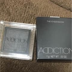 ADDICTION アディクション ザ アイシャドウ  010 Bad Cardのサムネイル