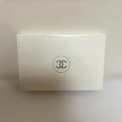 CHANEL ルブランコンパクトラディアンス20ベージュ　サンプルのサムネイル