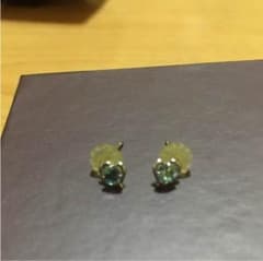 ピアスのサムネイル