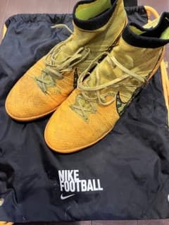 NIKEマーキュリアル　トリシューのサムネイル