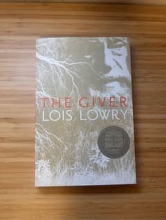 洋書 The Giver (ギバー 記憶を注ぐ者)ロイス・ローリー 多読のサムネイル