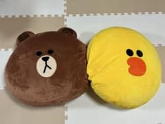 大きなLINE FRIENDS ブラウン＆サリー クッション 2点セットのサムネイル