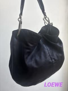 希少）ロエベLoeweワンショルダーバッグ レザーラム 特徴的なシルバー 